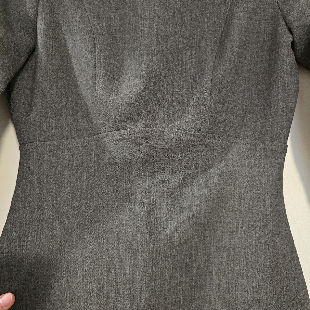 ZARA Elegant Gray Dress with Gold Accents - Picture 5 of 8